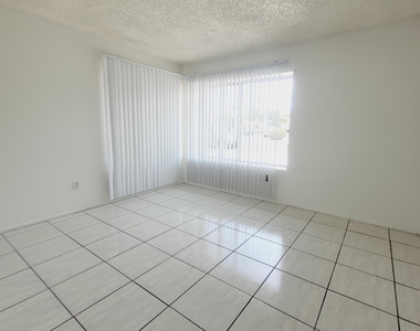 4424 N 53rd Lane - Photo Thumbnail 11