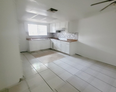4424 N 53rd Lane - Photo Thumbnail 4