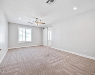 3030 N 38th Street - Photo Thumbnail 15