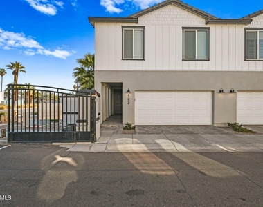 3030 N 38th Street - Photo Thumbnail 2