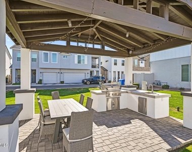 3030 N 38th Street - Photo Thumbnail 30