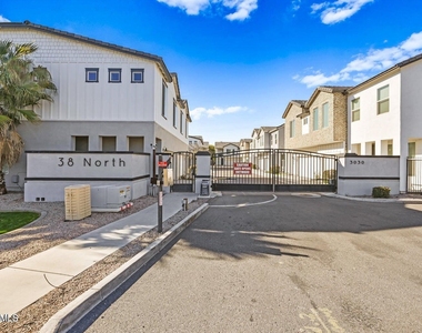 3030 N 38th Street - Photo Thumbnail 1