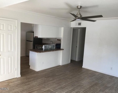 510 W University Drive - Photo Thumbnail 2