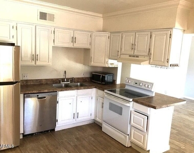 510 W University Drive - Photo Thumbnail 3