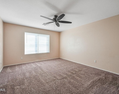 2621 E Waterview Court - Photo Thumbnail 15