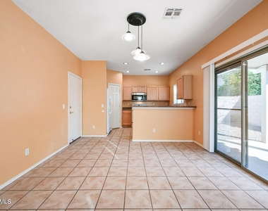 2621 E Waterview Court - Photo Thumbnail 4
