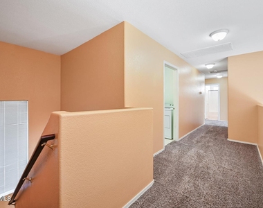 2621 E Waterview Court - Photo Thumbnail 13