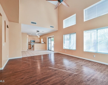 2621 E Waterview Court - Photo Thumbnail 2