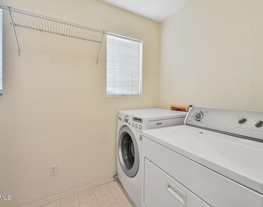 2621 E Waterview Court - Photo Thumbnail 14