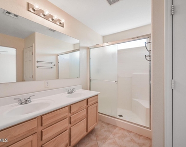 2621 E Waterview Court - Photo Thumbnail 20