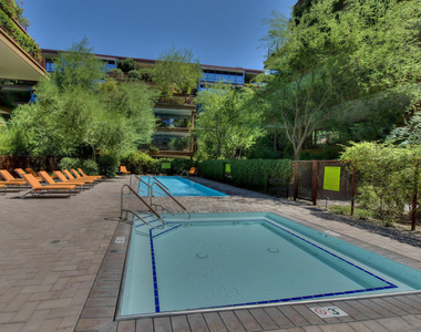 7117 E Rancho Vista Drive - Photo Thumbnail 12
