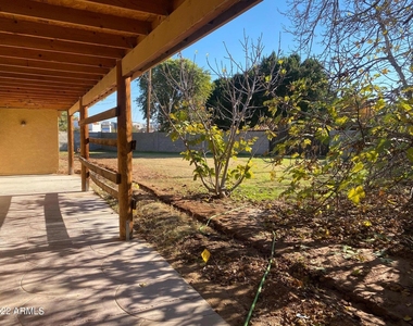4341 E Vernon Avenue - Photo Thumbnail 16