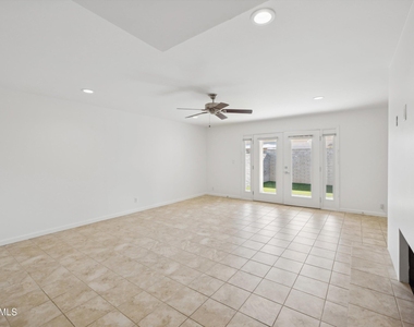 7901 E Plaza Avenue - Photo Thumbnail 3