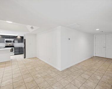 7901 E Plaza Avenue - Photo Thumbnail 9