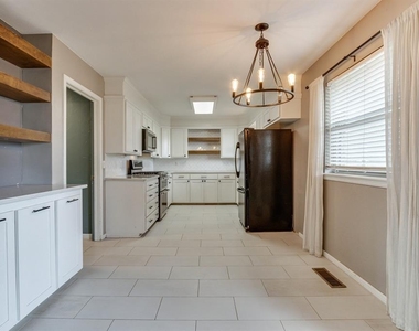 3213 Nw 61st Place - Photo Thumbnail 9