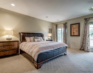 5701 Mistletoe Court - Photo Thumbnail 36