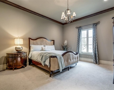 5701 Mistletoe Court - Photo Thumbnail 31