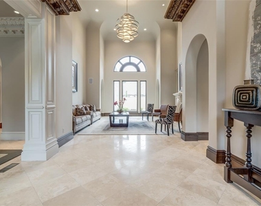 5701 Mistletoe Court - Photo Thumbnail 6