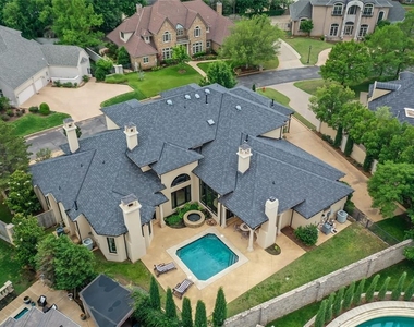 5701 Mistletoe Court - Photo Thumbnail 2