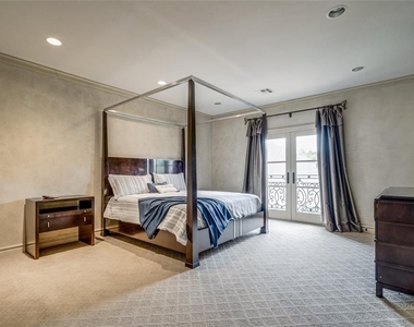 5701 Mistletoe Court - Photo Thumbnail 32