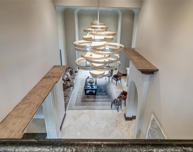 5701 Mistletoe Court - Photo Thumbnail 9