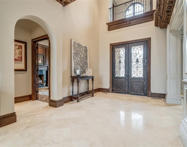 5701 Mistletoe Court - Photo Thumbnail 5