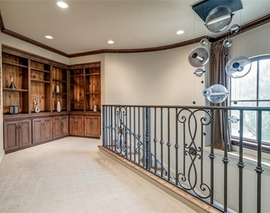 5701 Mistletoe Court - Photo Thumbnail 39