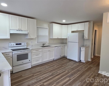 104 Gibson Park Drive - Photo Thumbnail 3