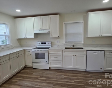 104 Gibson Park Drive - Photo Thumbnail 9