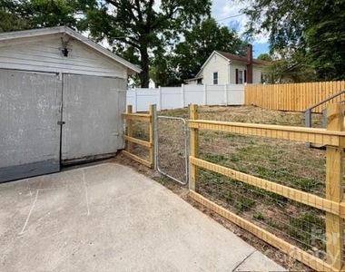 421 N East Avenue - Photo Thumbnail 11