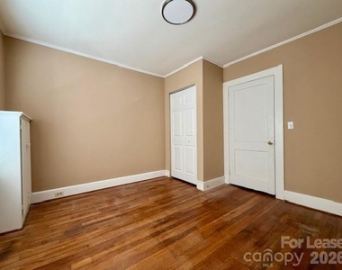 421 N East Avenue - Photo Thumbnail 8