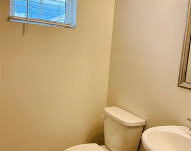 402 Sagecroft Lane - Photo Thumbnail 6