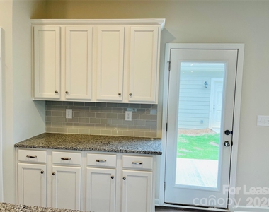 402 Sagecroft Lane - Photo Thumbnail 9