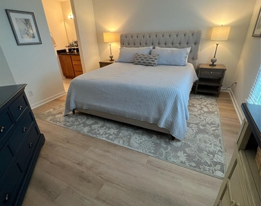 18629 Vineyard Point Lane - Photo Thumbnail 10
