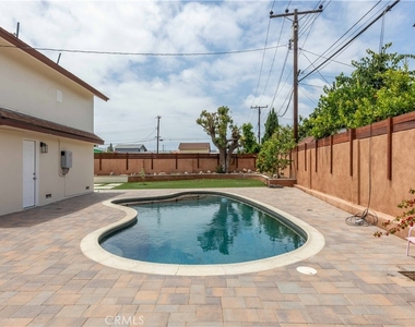 16708 Oleander Circle - Photo Thumbnail 40
