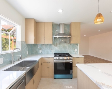 16708 Oleander Circle - Photo Thumbnail 12