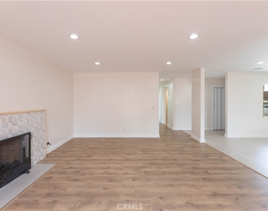 16708 Oleander Circle - Photo Thumbnail 8