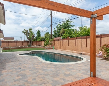 16708 Oleander Circle - Photo Thumbnail 35