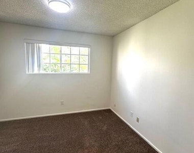 138 S Bryn Mawr Street - Photo Thumbnail 7