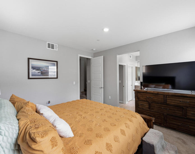 643 Winchester Drive - Photo Thumbnail 24