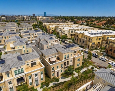 643 Winchester Drive - Photo Thumbnail 2