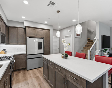 643 Winchester Drive - Photo Thumbnail 12