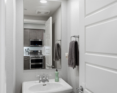 643 Winchester Drive - Photo Thumbnail 16