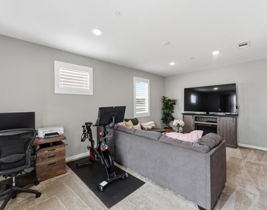 643 Winchester Drive - Photo Thumbnail 28