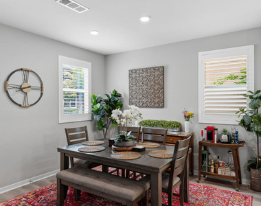 643 Winchester Drive - Photo Thumbnail 6