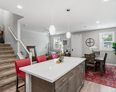 643 Winchester Drive - Photo Thumbnail 14