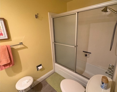 49005 Washington - Photo Thumbnail 7