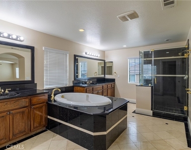 2272 Mary Clare Street - Photo Thumbnail 15