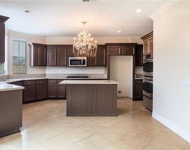 2272 Mary Clare Street - Photo Thumbnail 11
