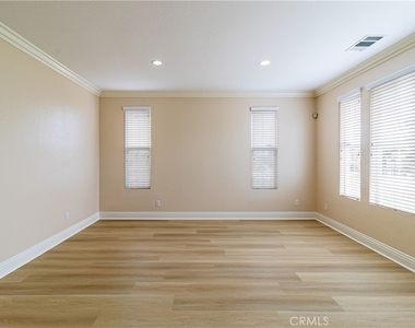 2272 Mary Clare Street - Photo Thumbnail 2